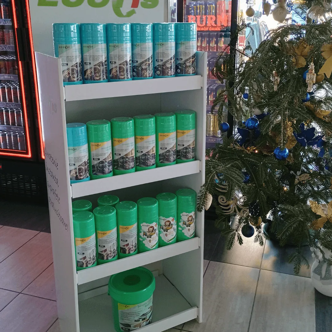Stand ECOTIS Clean lângă vitrină
